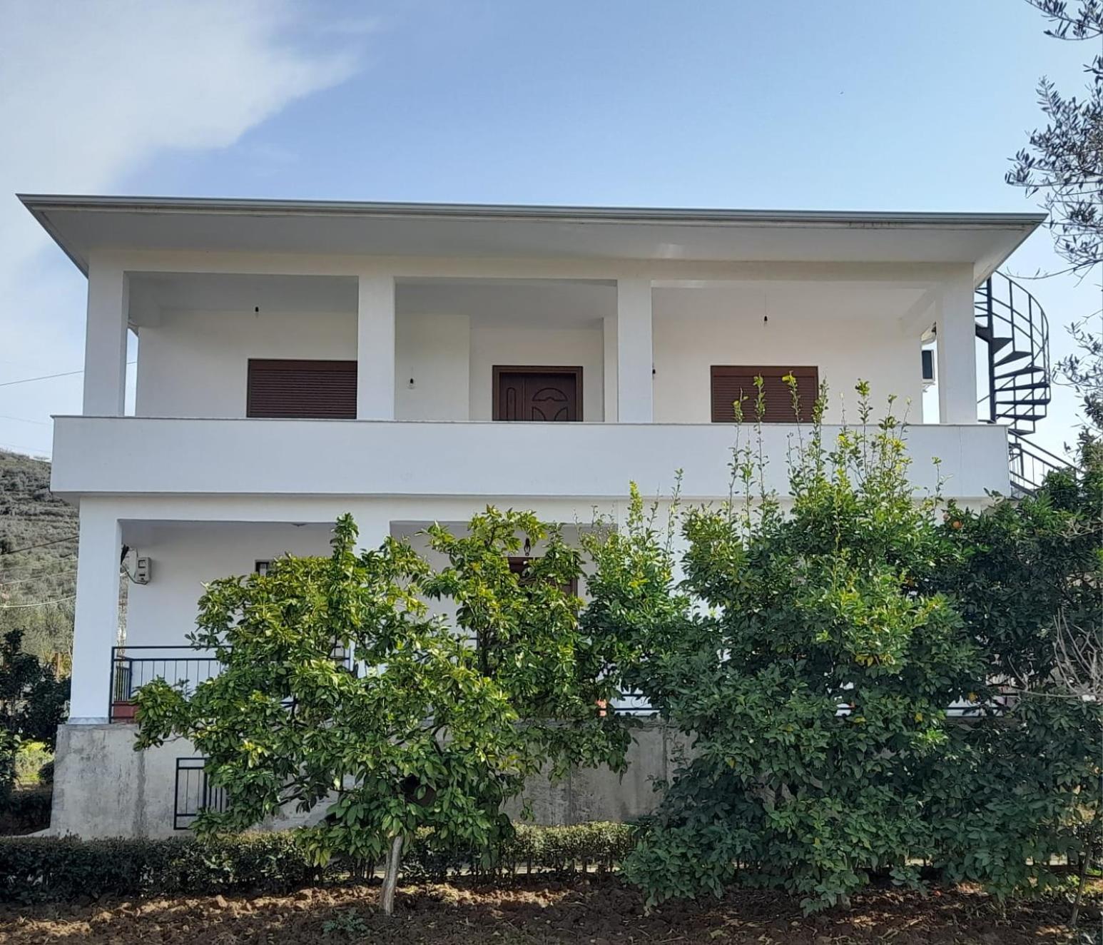 Villa Besart Berat Exteriör bild